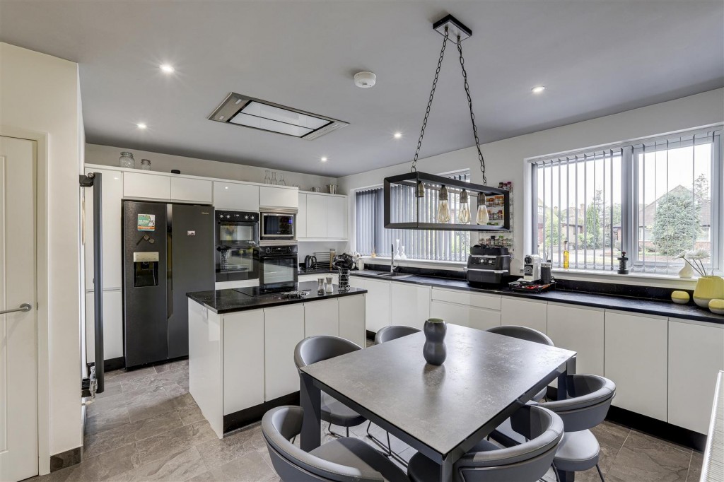 Thoresby Road, Bramcote, Nottinghamshire, NG9 3EP
