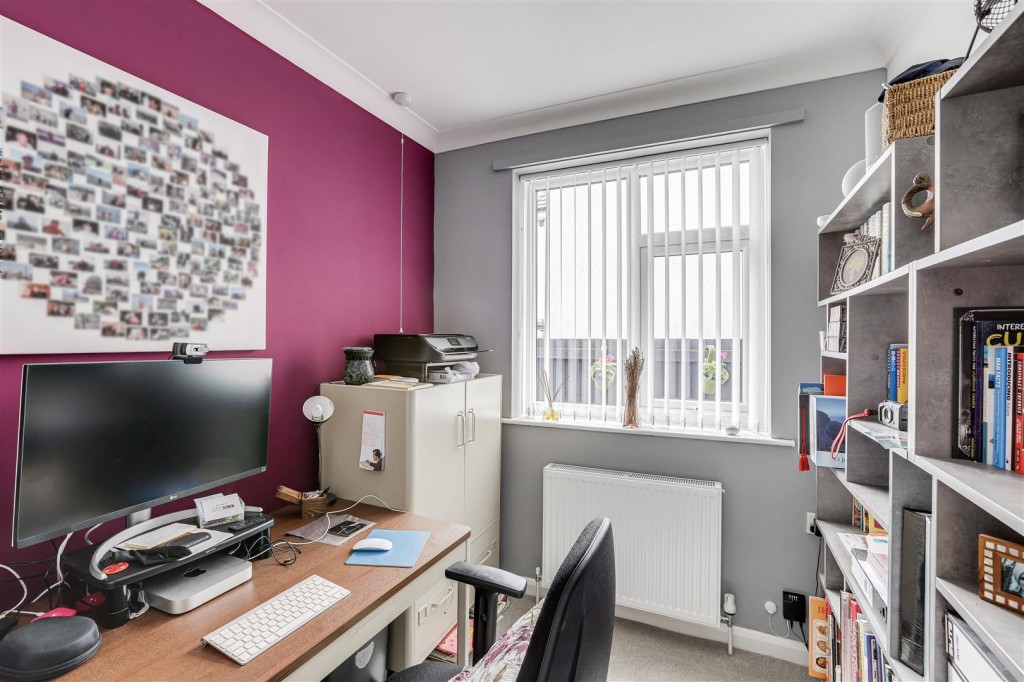 Thoresby Road, Bramcote, Nottinghamshire, NG9 3EP
