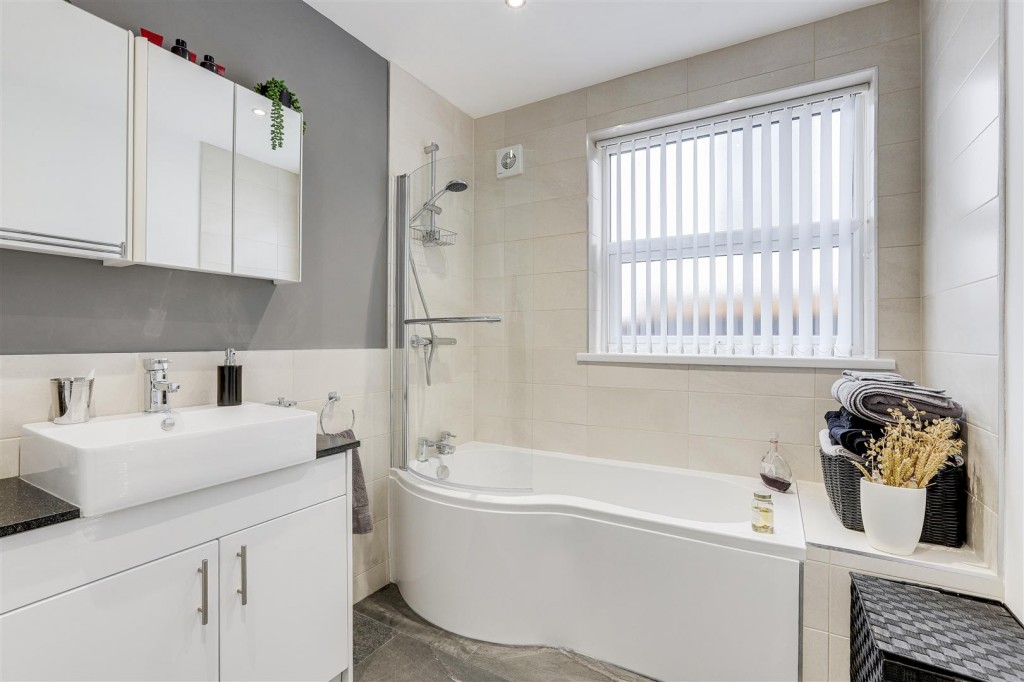 Thoresby Road, Bramcote, Nottinghamshire, NG9 3EP