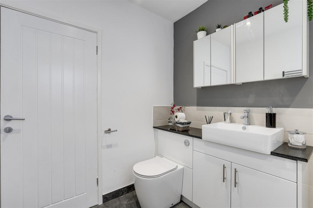 Thoresby Road, Bramcote, Nottinghamshire, NG9 3EP