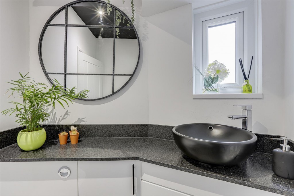 Thoresby Road, Bramcote, Nottinghamshire, NG9 3EP