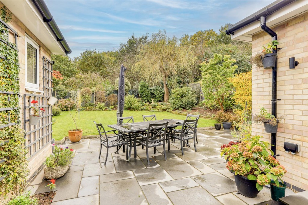 Thoresby Road, Bramcote, Nottinghamshire, NG9 3EP