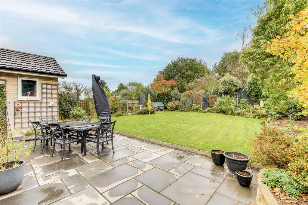 Thoresby Road, Bramcote, Nottinghamshire, NG9 3EP