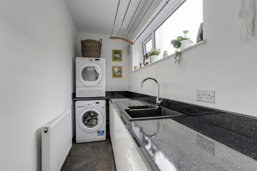 Thoresby Road, Bramcote, Nottinghamshire, NG9 3EP