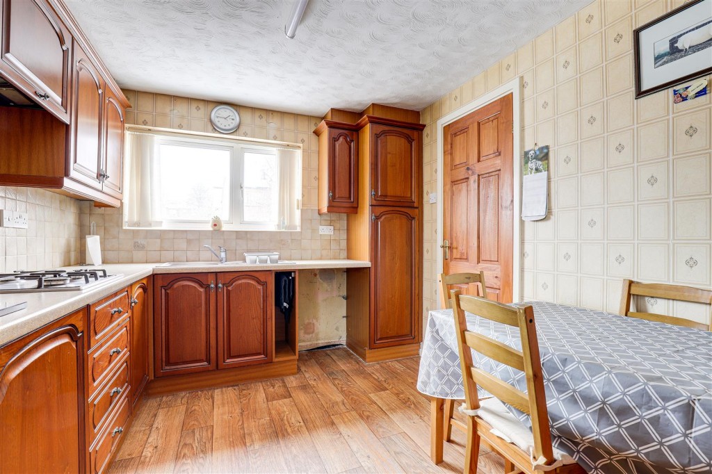 Harpole Walk, Arnold, Nottinghamshire, NG5 8LJ