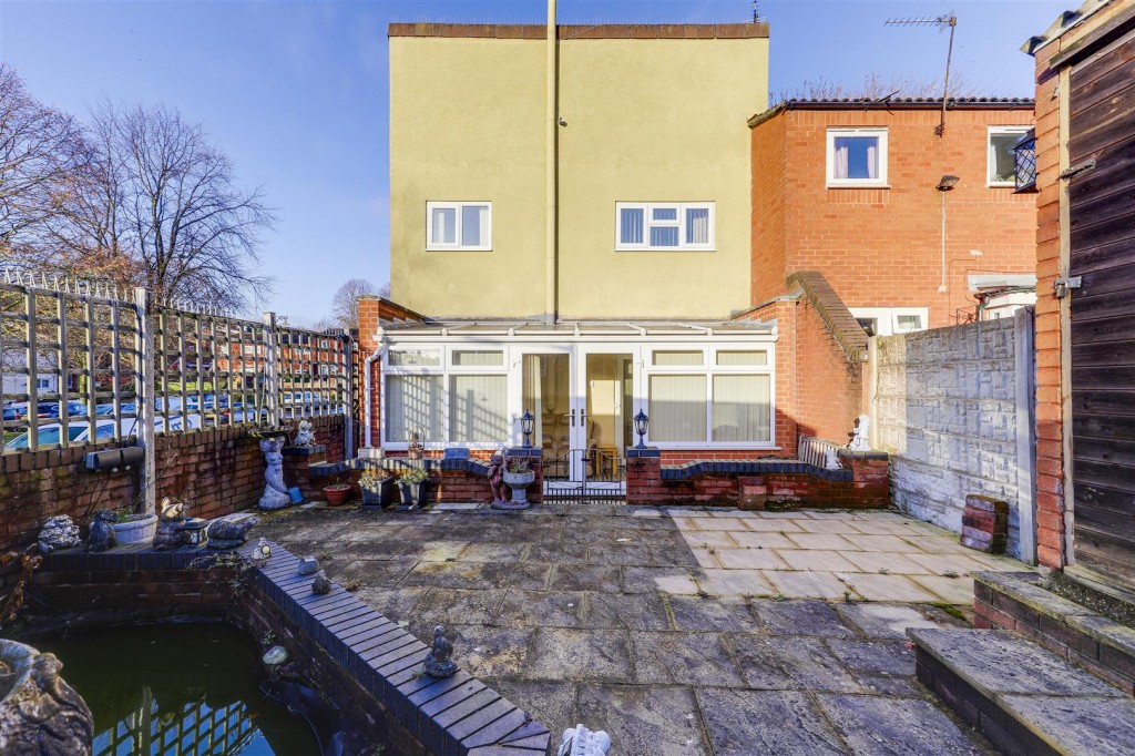 Harpole Walk, Arnold, Nottinghamshire, NG5 8LJ