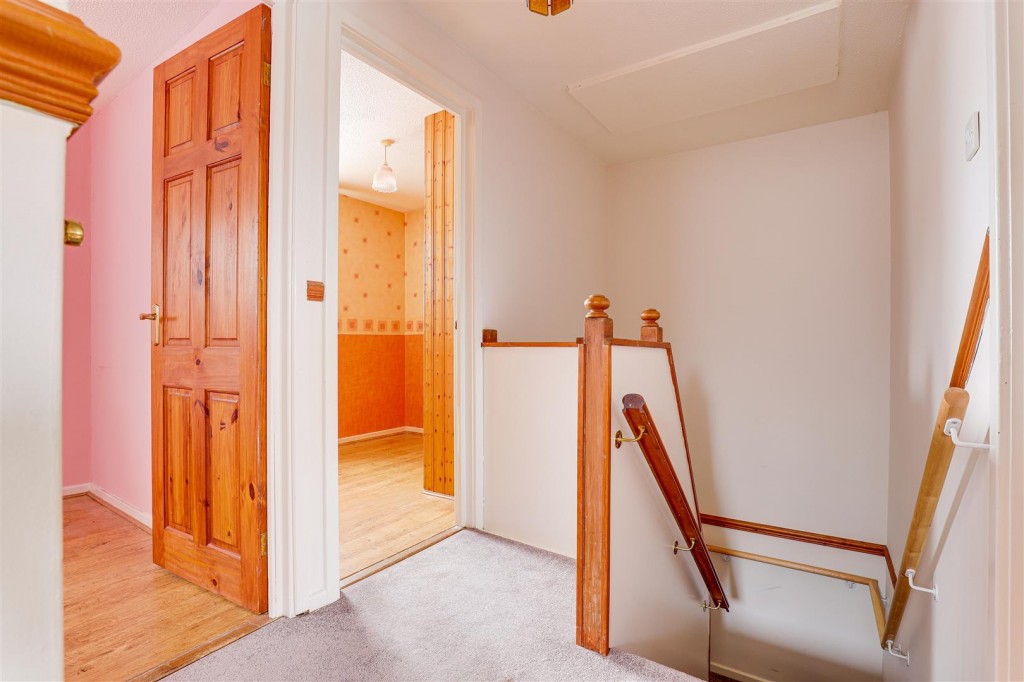 Harpole Walk, Arnold, Nottinghamshire, NG5 8LJ