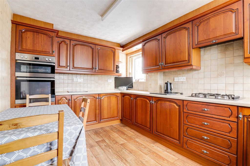 Harpole Walk, Arnold, Nottinghamshire, NG5 8LJ