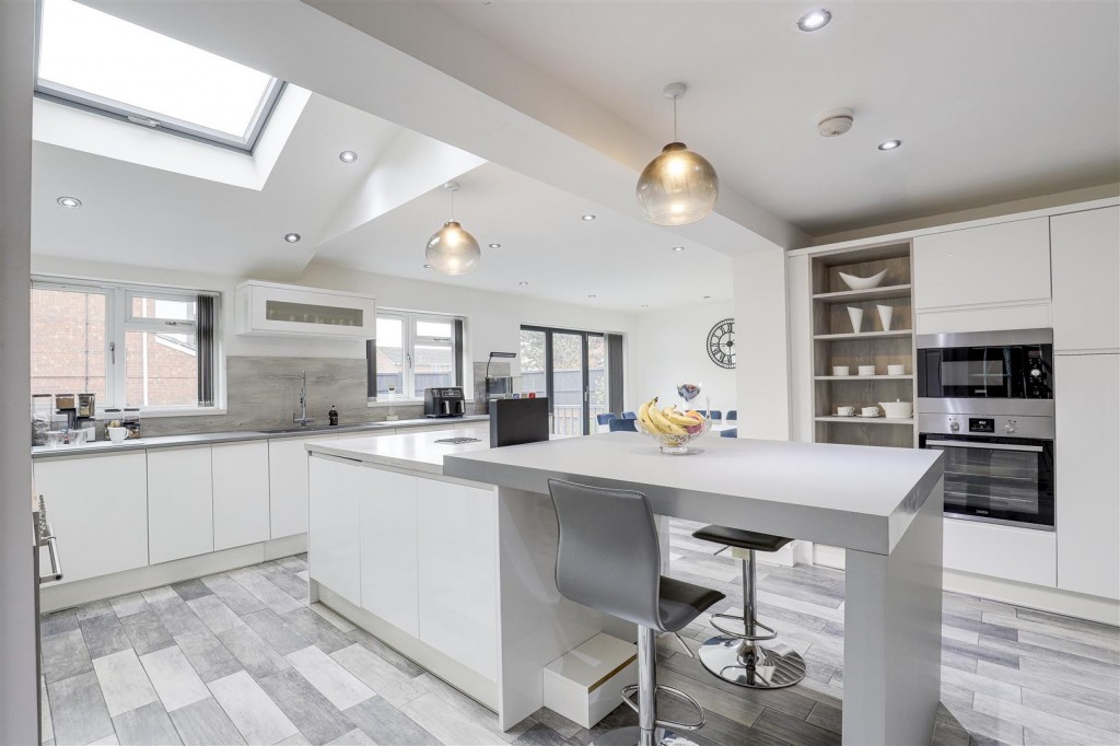 Foxhollies Grove, Sherwood, Nottinghamshire, NG5 2NP