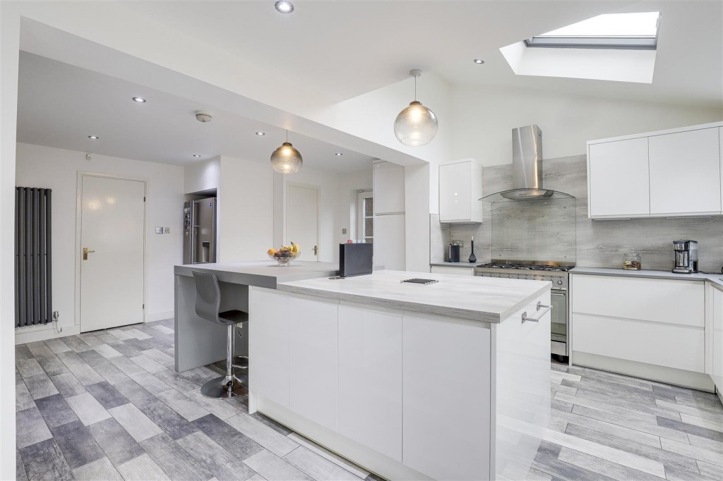 Foxhollies Grove, Sherwood, Nottinghamshire, NG5 2NP