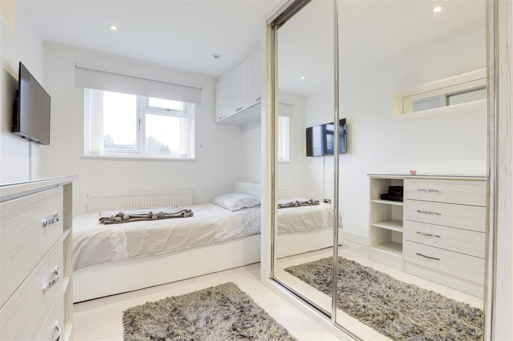 Foxhollies Grove, Sherwood, Nottinghamshire, NG5 2NP