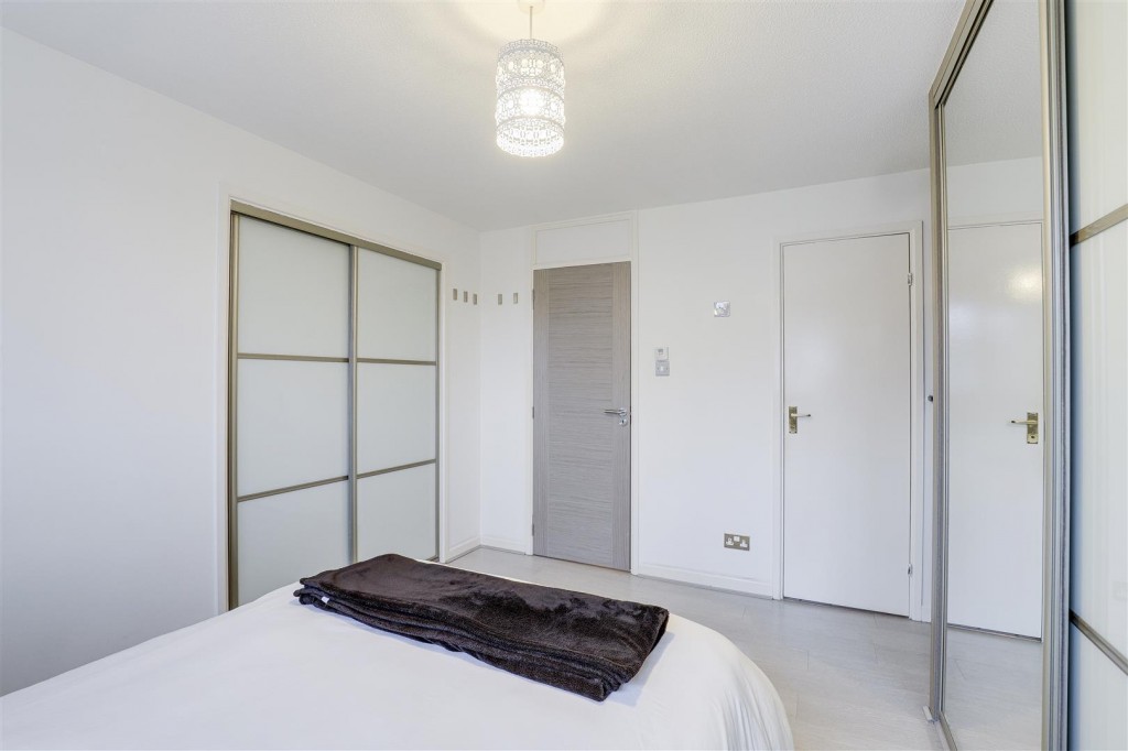 Foxhollies Grove, Sherwood, Nottinghamshire, NG5 2NP