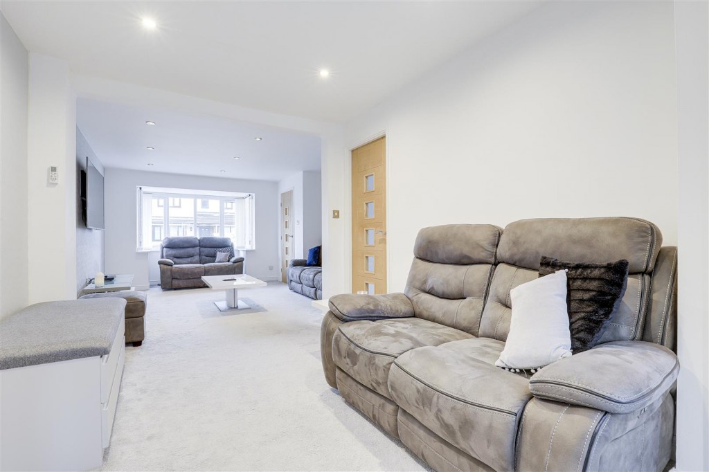 Foxhollies Grove, Sherwood, Nottinghamshire, NG5 2NP