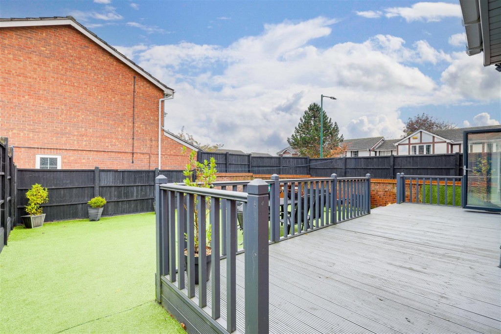 Foxhollies Grove, Sherwood, Nottinghamshire, NG5 2NP