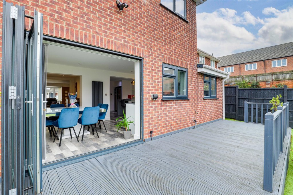 Foxhollies Grove, Sherwood, Nottinghamshire, NG5 2NP