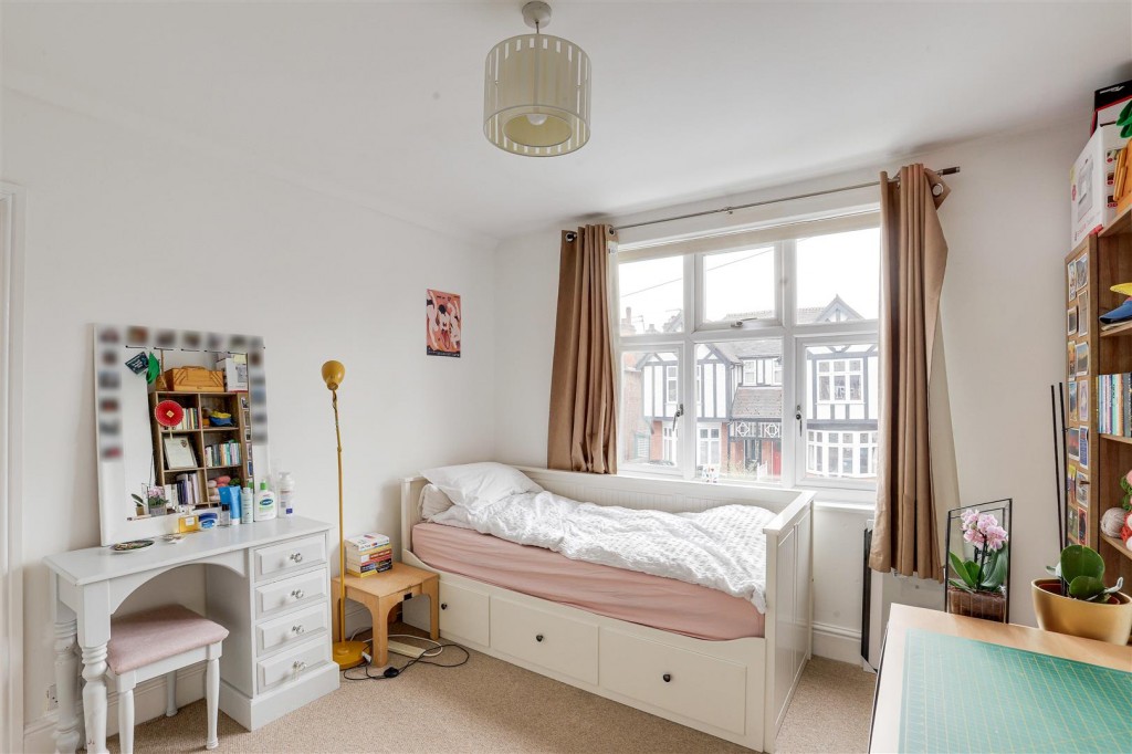 Ella Road, West Bridgford, Nottinghamshire, NG2 5GX