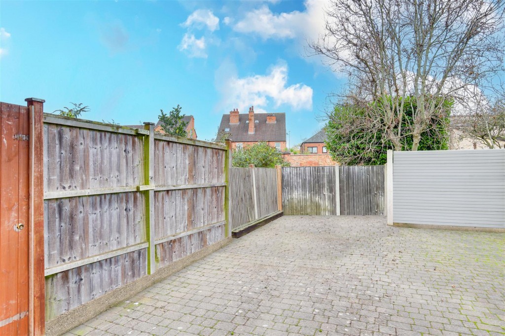 Ella Road, West Bridgford, Nottinghamshire, NG2 5GX