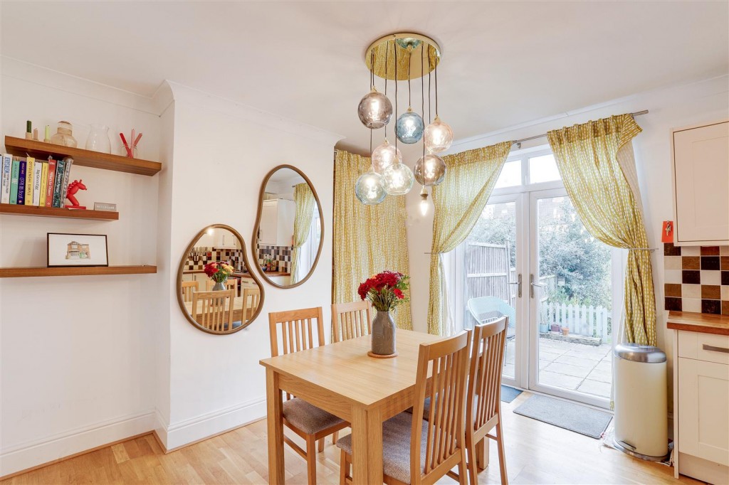 Ella Road, West Bridgford, Nottinghamshire, NG2 5GX