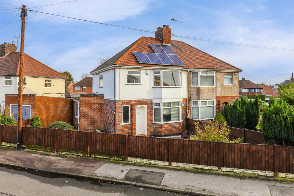 Shortwood Avenue, Hucknall, Nottinghamshire, NG15 6DD