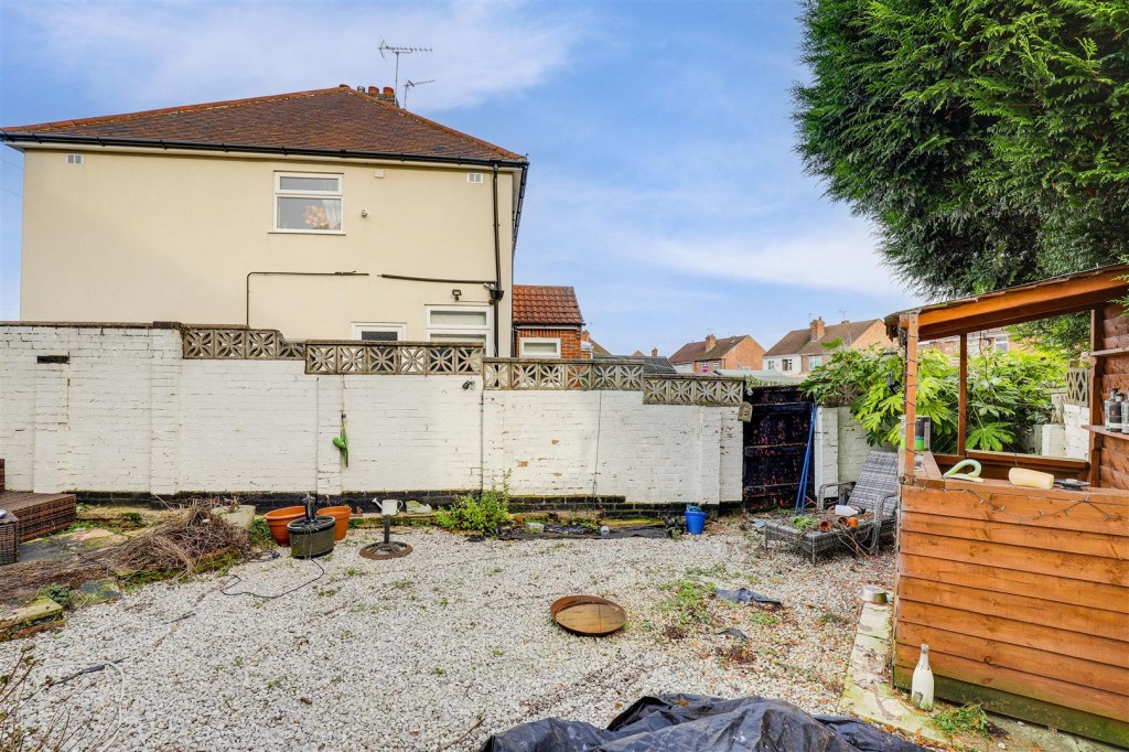 Shortwood Avenue, Hucknall, Nottinghamshire, NG15 6DD