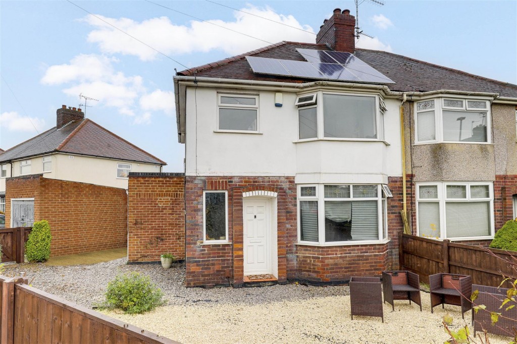 Shortwood Avenue, Hucknall, Nottinghamshire, NG15 6DD