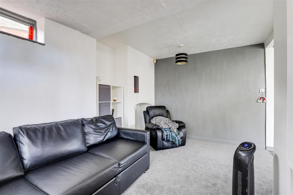 Shortwood Avenue, Hucknall, Nottinghamshire, NG15 6DD