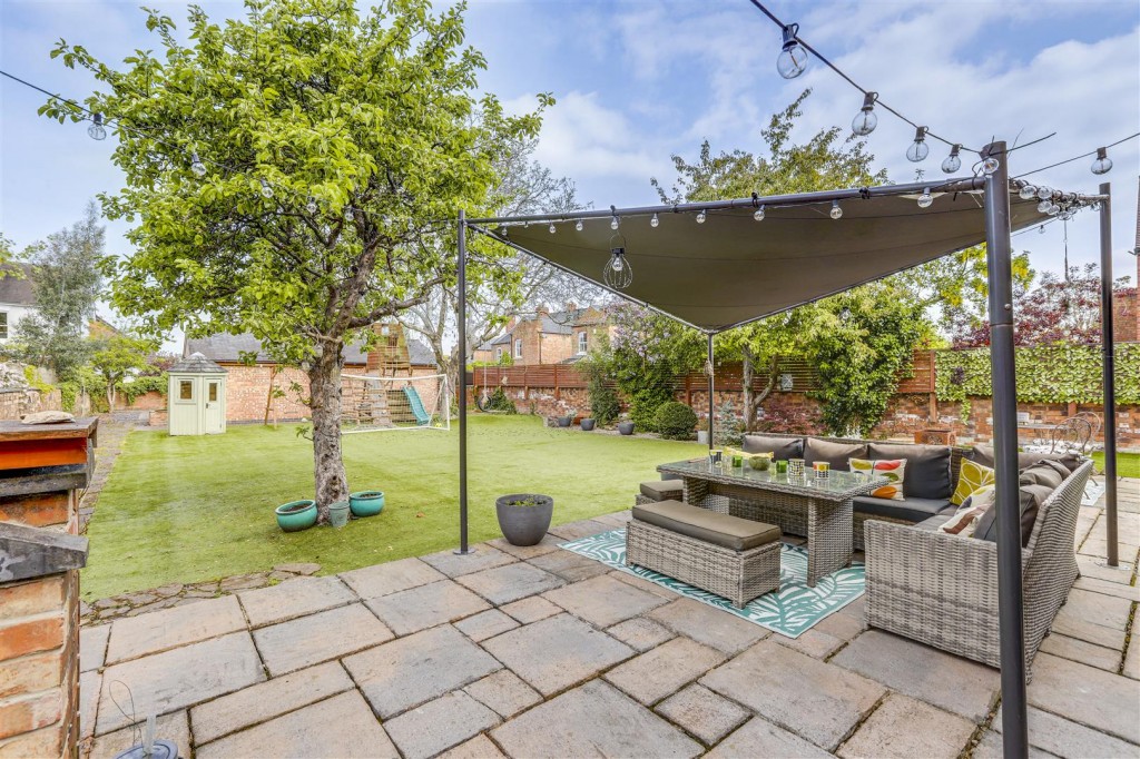Derby Road, Long Eaton, Nottinghamshire, NG10 4AX