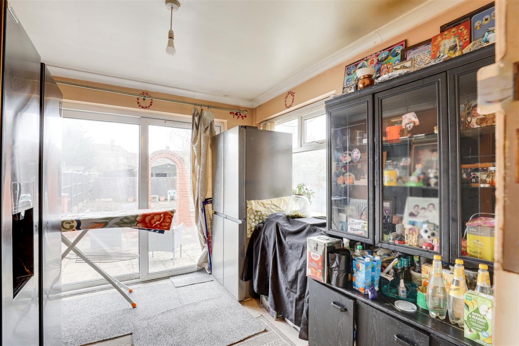 Charlbury Road, Wollaton, Nottinghamshire, NG8 1NH