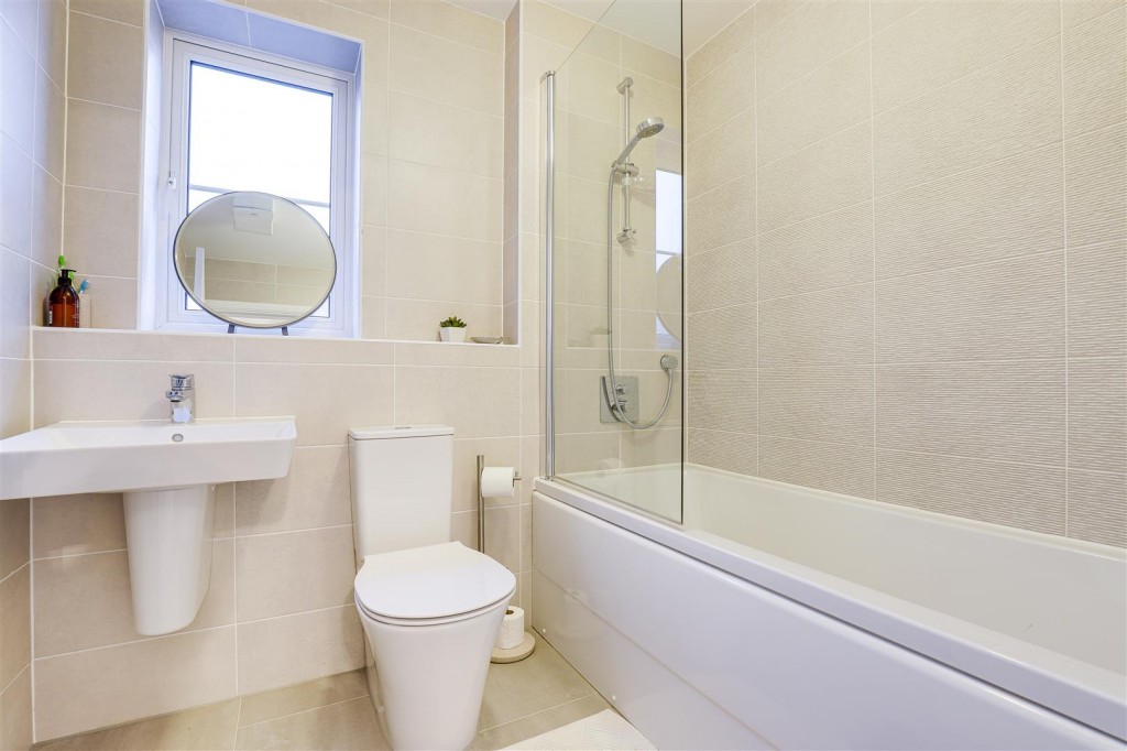 Rose Way, Edwalton, Nottinghamshire, NG12 4JE