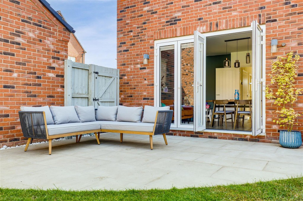 Rose Way, Edwalton, Nottinghamshire, NG12 4JE