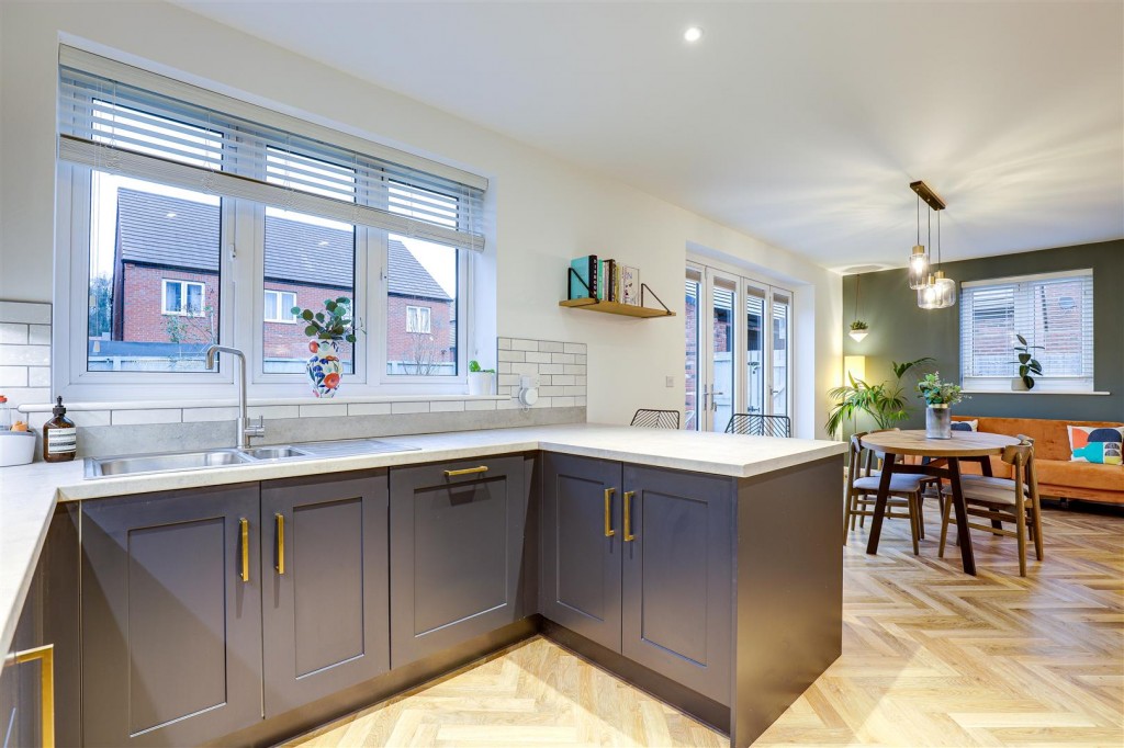 Rose Way, Edwalton, Nottinghamshire, NG12 4JE