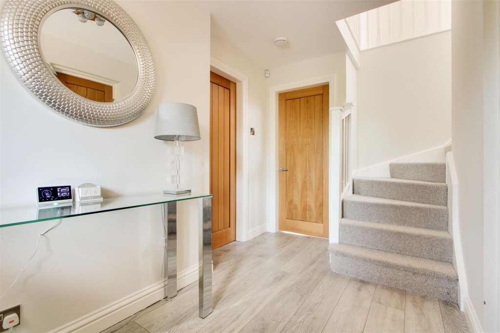Waterside Close, Gamston, Nottinghamshire, NG2 6QA