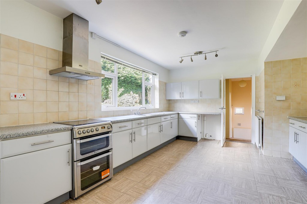 Lowcroft, Woodthorpe, Nottinghamshire, NG5 4JR