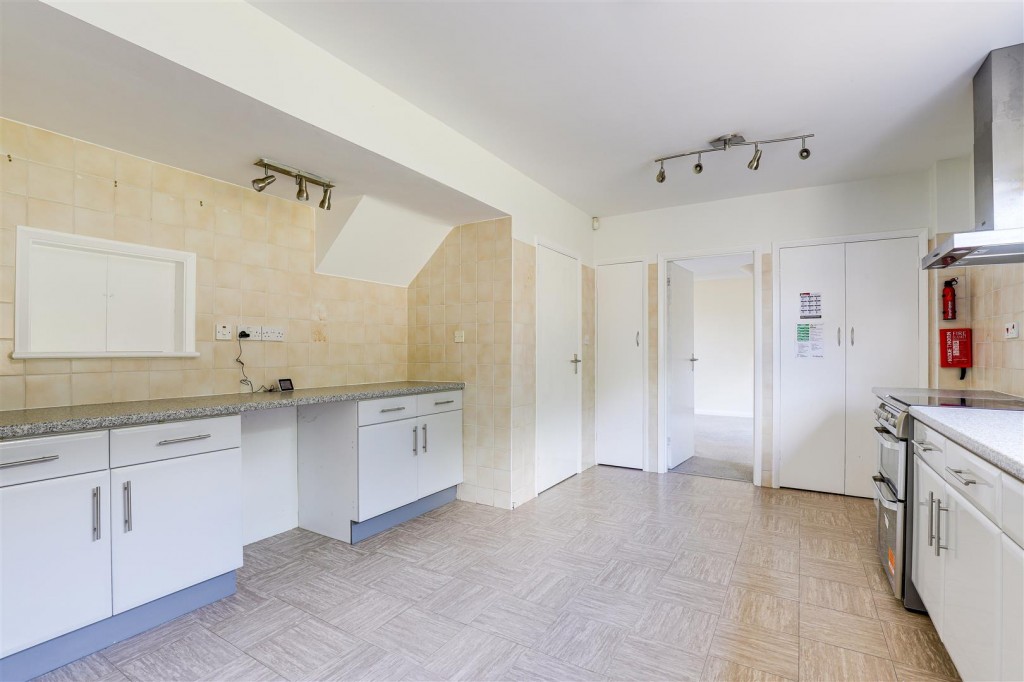 Lowcroft, Woodthorpe, Nottinghamshire, NG5 4JR