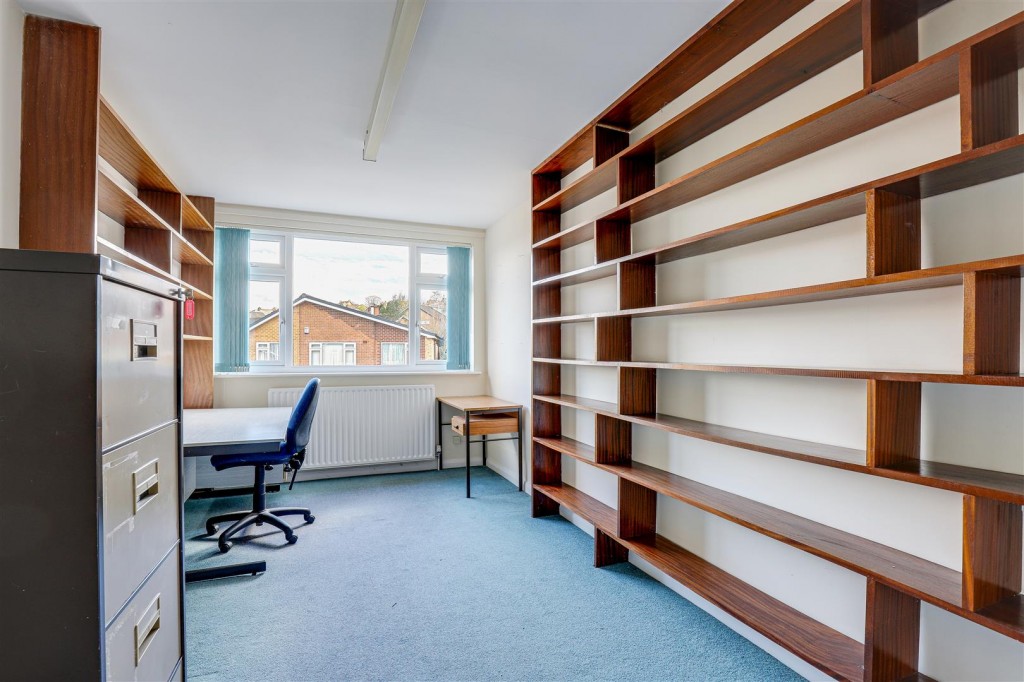 Lowcroft, Woodthorpe, Nottinghamshire, NG5 4JR