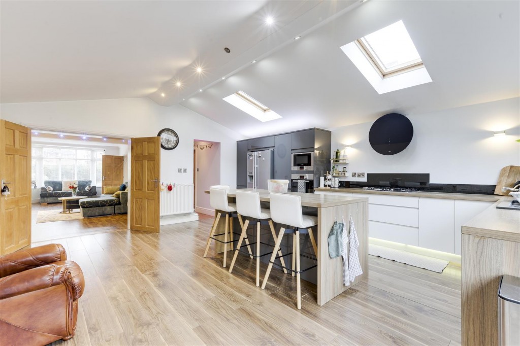 Nottingham Road, Nuthall, Nottinghamshire, NG16 1AE