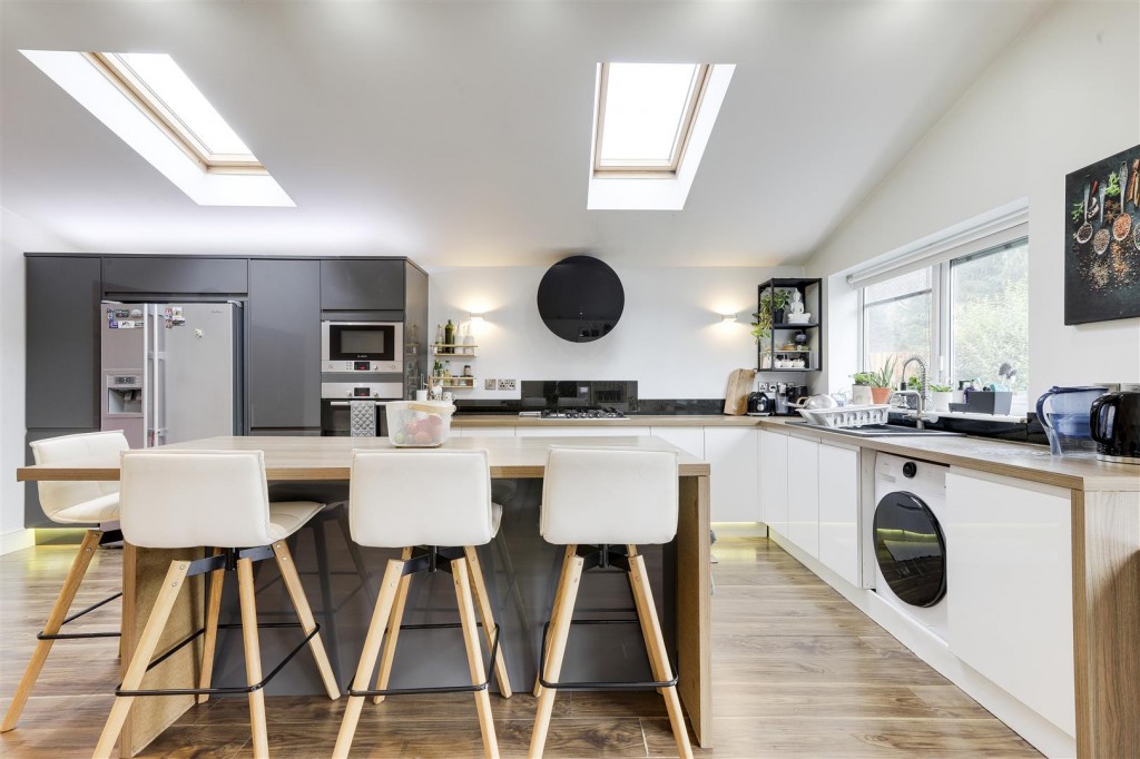 Nottingham Road, Nuthall, Nottinghamshire, NG16 1AE