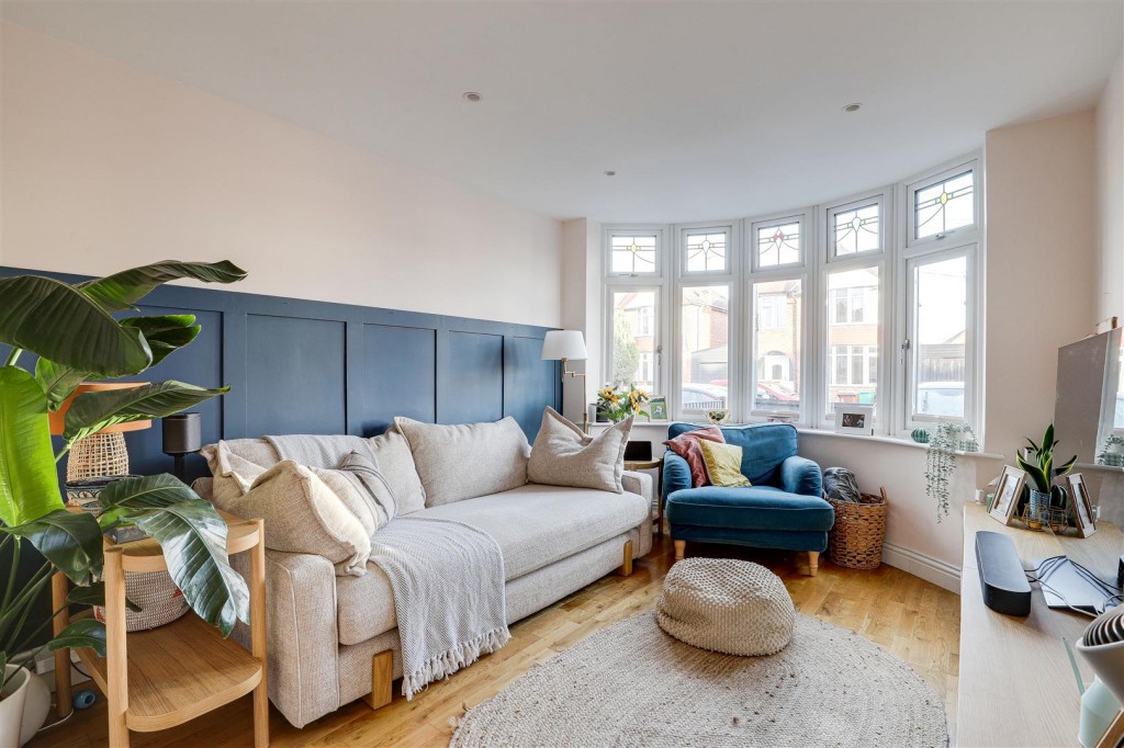 Lamorna Grove, Wilford, Nottinghamshire, NG11 7BS