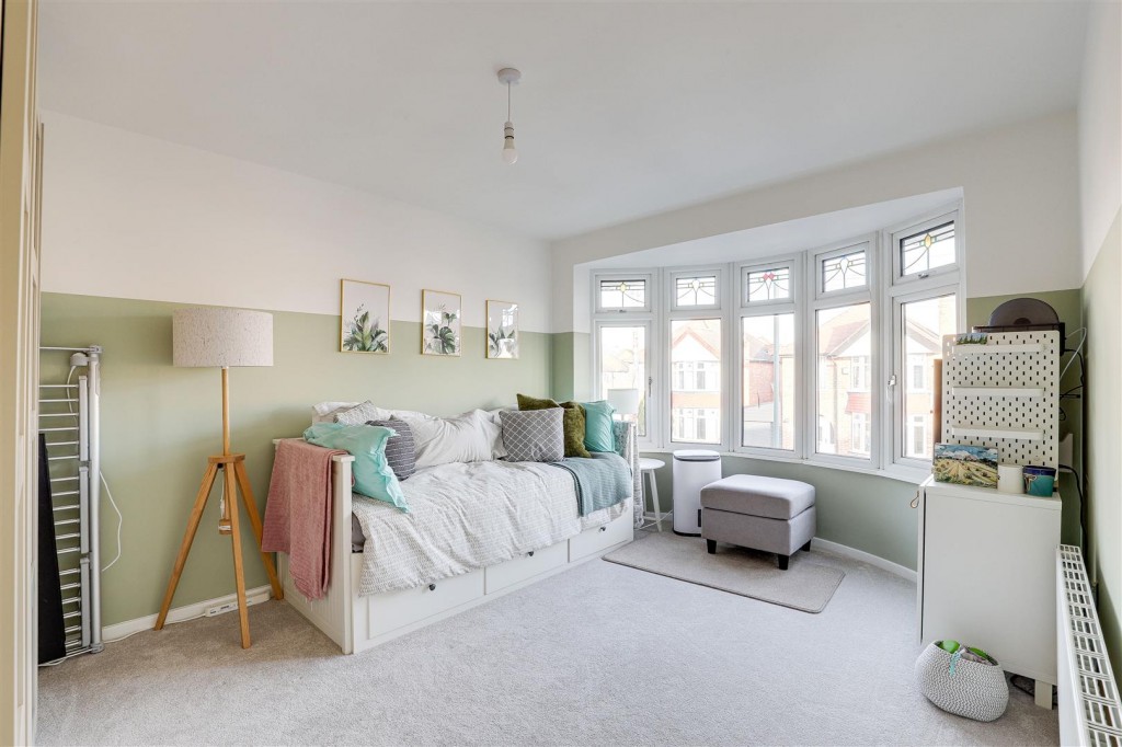 Lamorna Grove, Wilford, Nottinghamshire, NG11 7BS