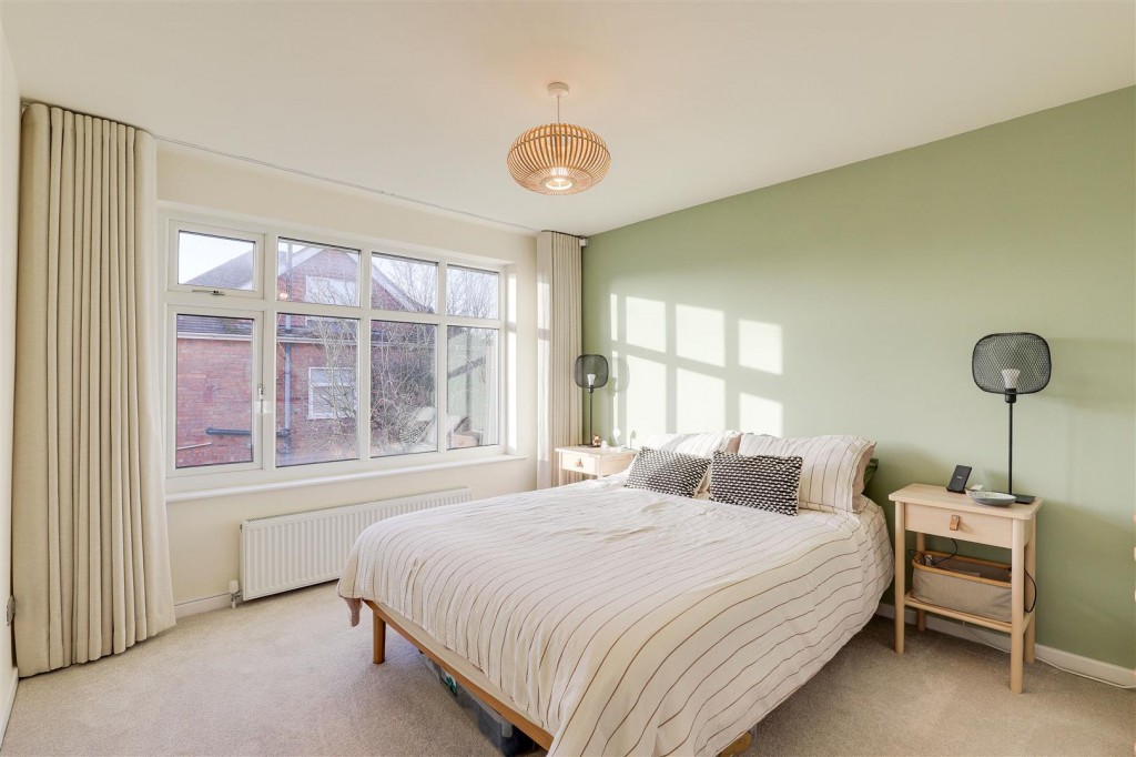 Lamorna Grove, Wilford, Nottinghamshire, NG11 7BS