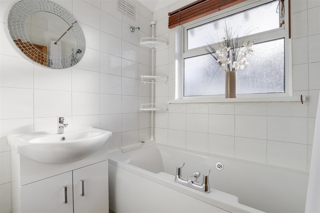 Cantrell Road, Bulwell, Nottinghamshire, NG6 9AG