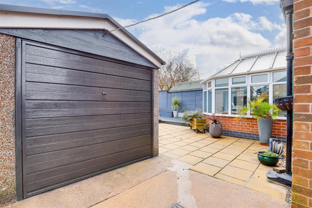 Kingswell Road, Arnold, Nottinghamshire, NG5 6NP