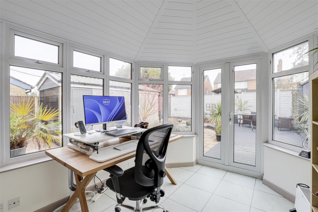 Kingswell Road, Arnold, Nottinghamshire, NG5 6NP