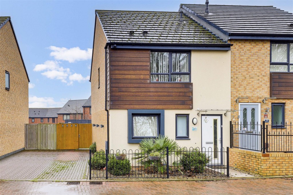 Selborne Gardens, St Ann's Nottinghamshire, NG3 2GR