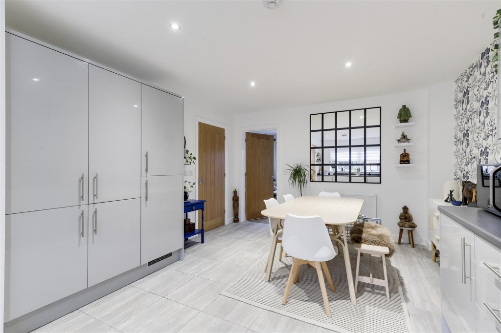 Bramble Grove, Hucknall, Nottinghamshire, NG15 7FA