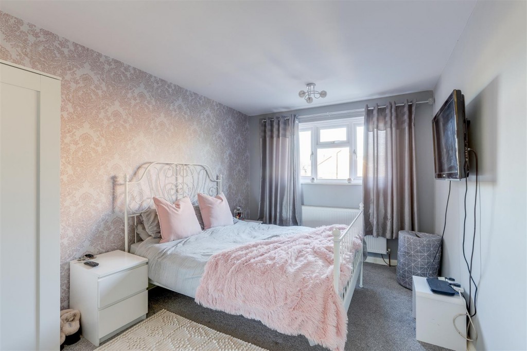 Clarkes Lane, Beeston, Nottinghamshire, NG9 5BL