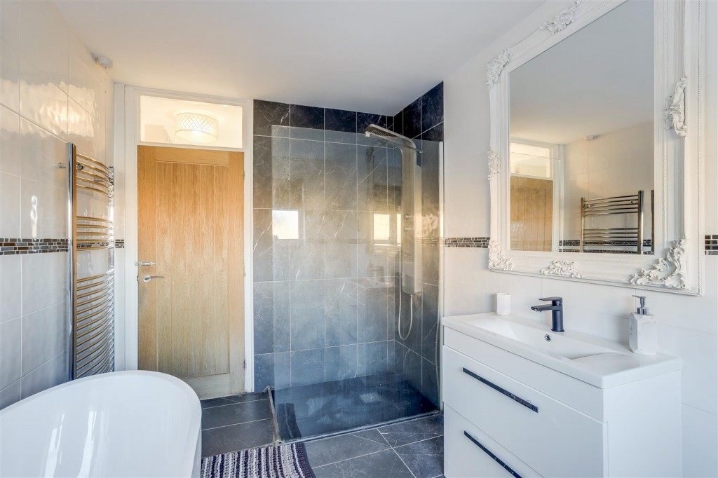 Clarkes Lane, Beeston, Nottinghamshire, NG9 5BL