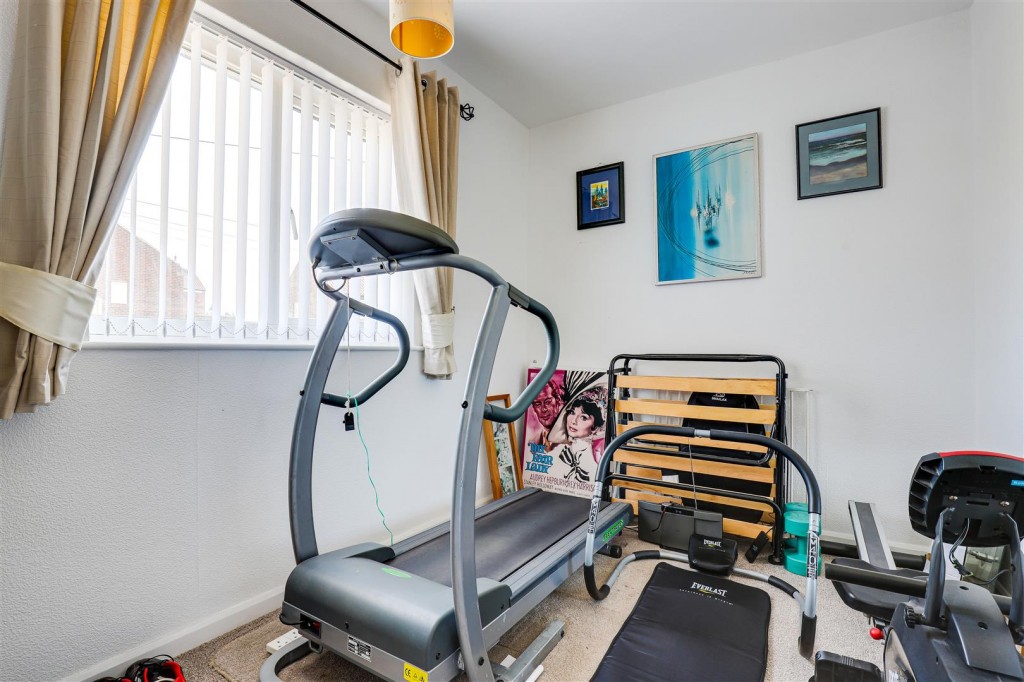 Coleridge Crescent, Daybrook, Nottinghamshire, NG5 6HL