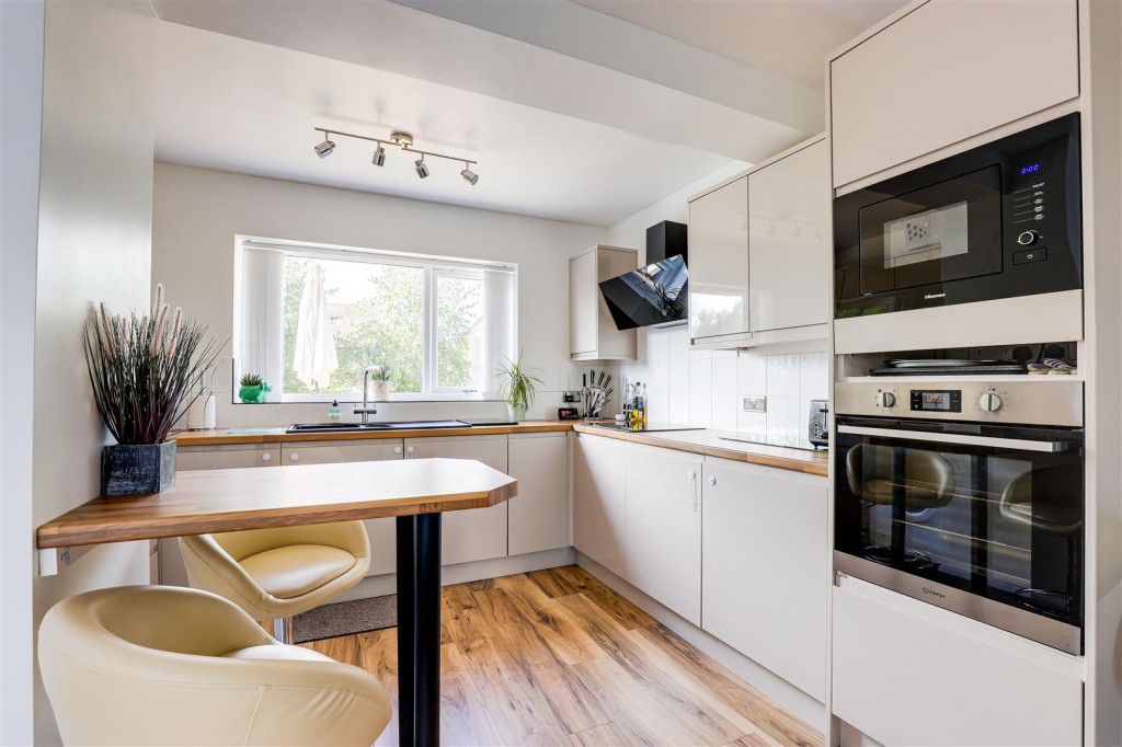 Coleridge Crescent, Daybrook, Nottinghamshire, NG5 6HL