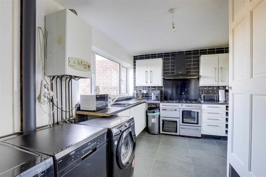 Dorket Close, Arnold, Nottinghamshire, NG5 8ET